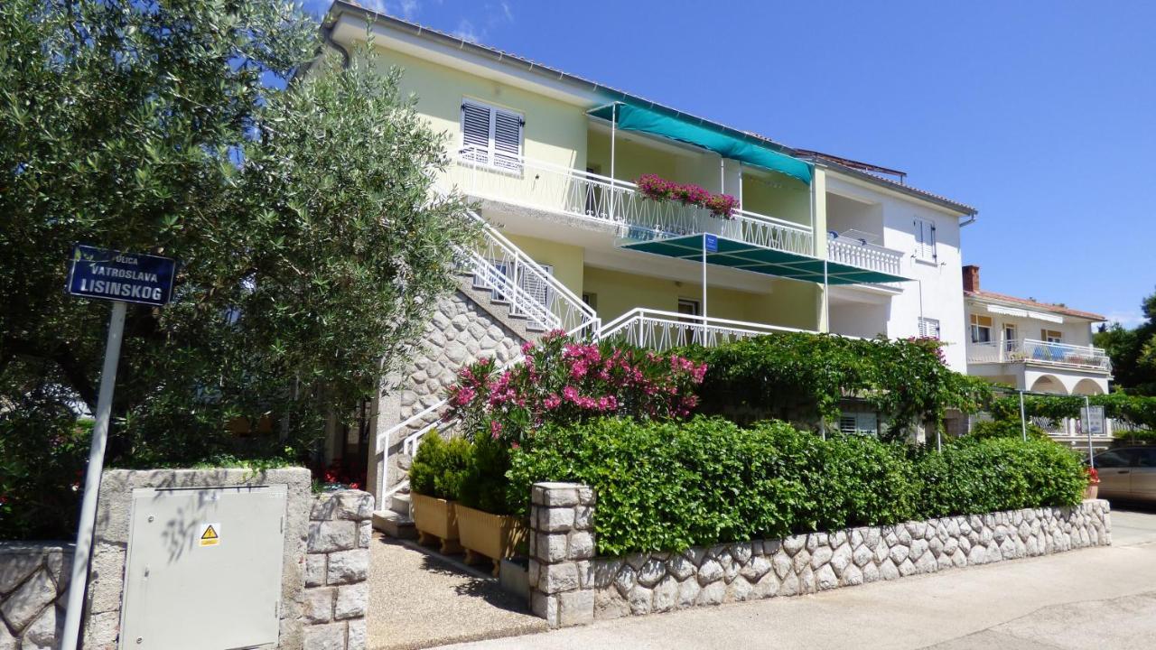 Apartments Dario Krk Town Exterior foto