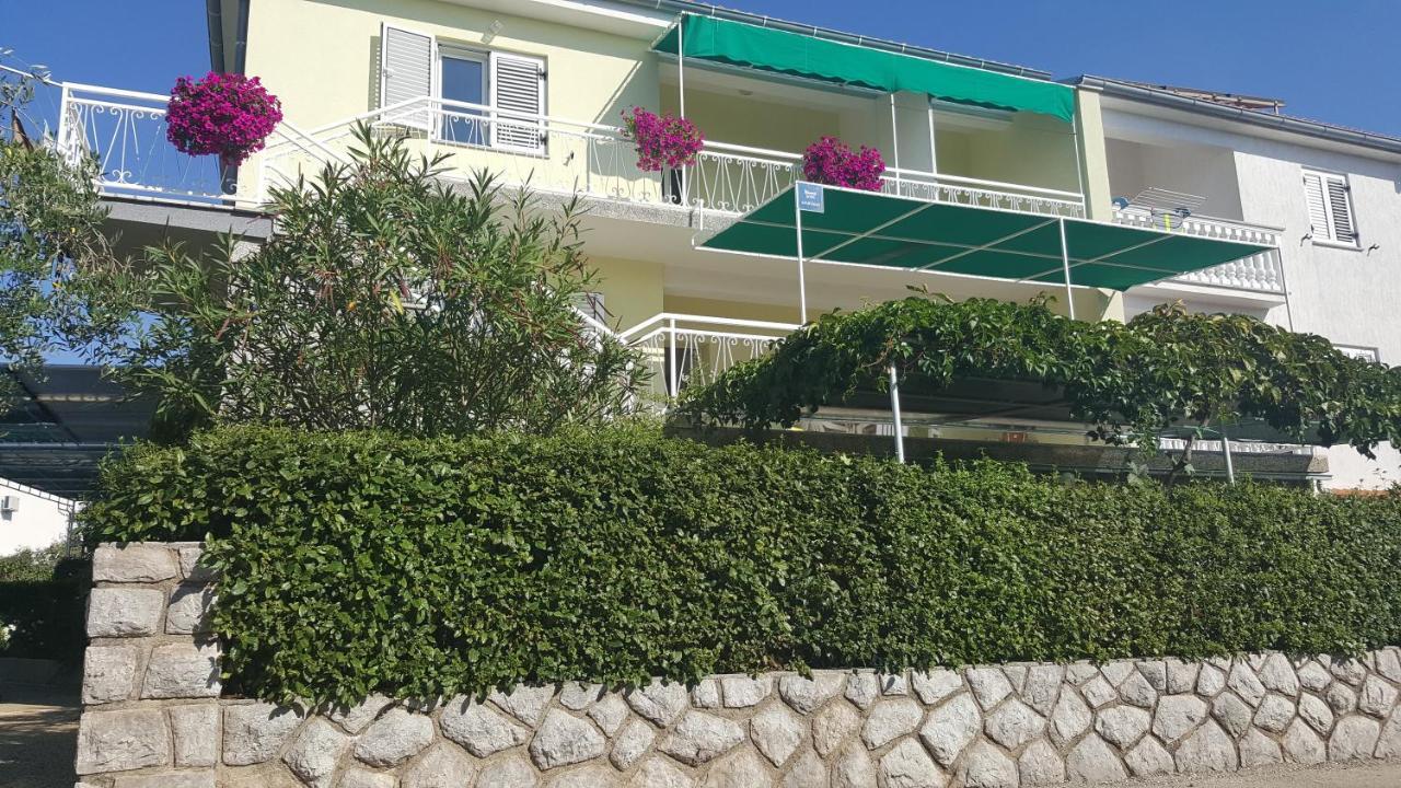 Apartments Dario Krk Town Exterior foto